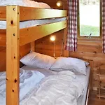 6 Person In Bud-by Traum Bud