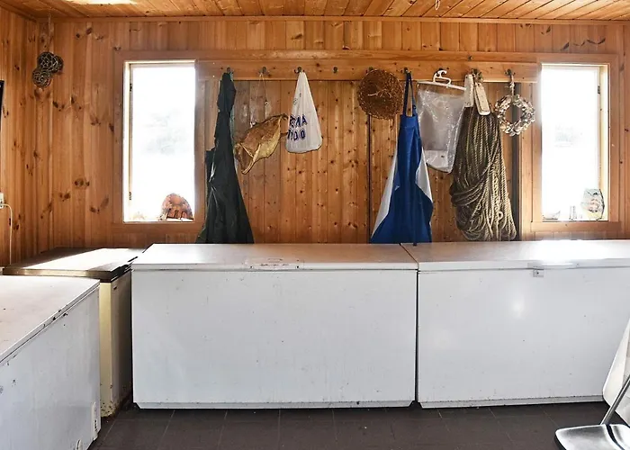 6 Person In Bud-by Traum * Bud