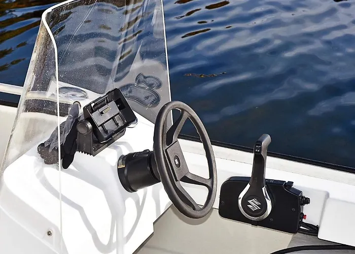 6 Person In Bud-by Traum * Bud