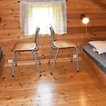 6 Person In Bud-by Traum Bud