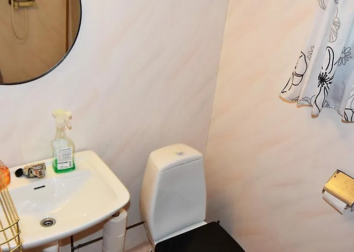 6 Person In Bud-by Traum Bud