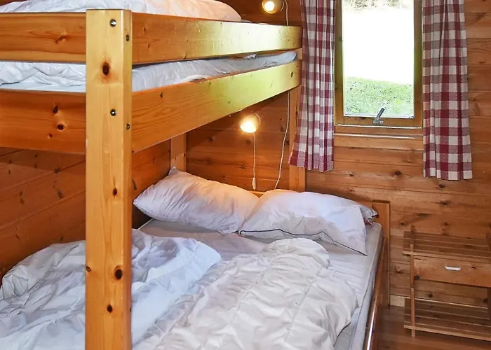 6 Person In Bud-by Traum Bud